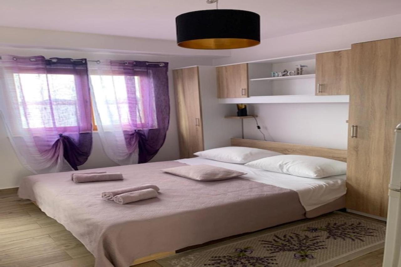 Ražanj Holiday Apartments Lucic - Feels Like Home, Away From Home מראה חיצוני תמונה